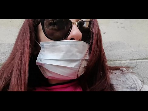 ❤️ Η Νικολέτα εκδικείται τον γείτονά της και κατουράει στο γκαράζ του (Ειδικό Covid19 Ιταλική καραντίνα) ❤ Απλά πορνό ☑